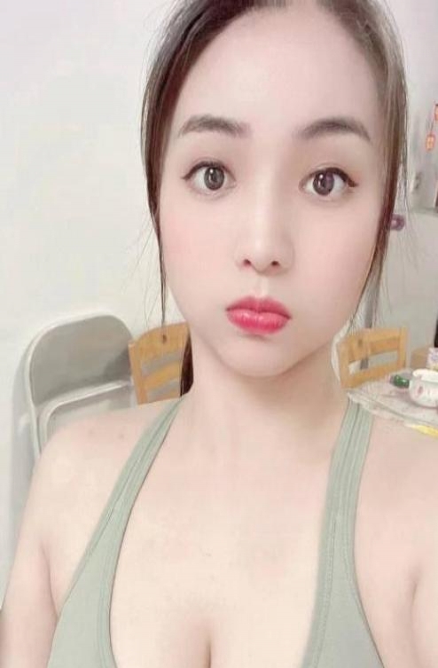 汉阳低胸爆乳 1