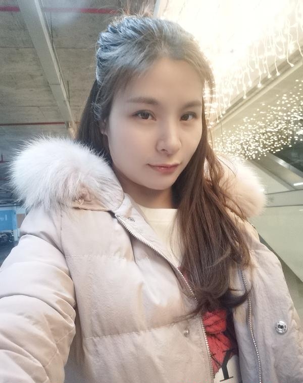汉口火车站娇小女人 2