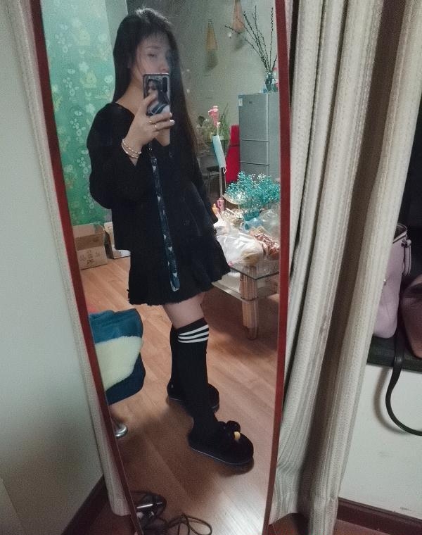 汉口火车站娇小女人 3