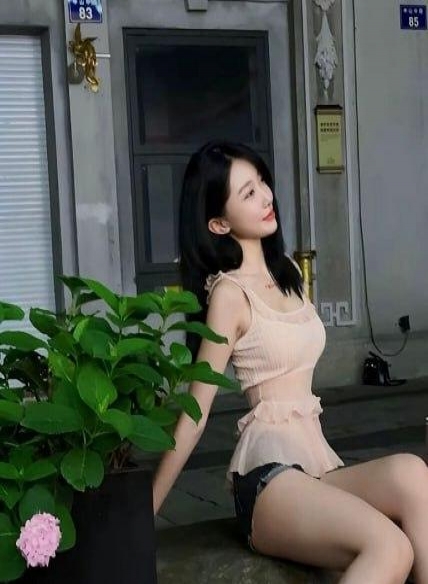 大胸妹的小穴粉嫩 69，水多多舒适体验 1