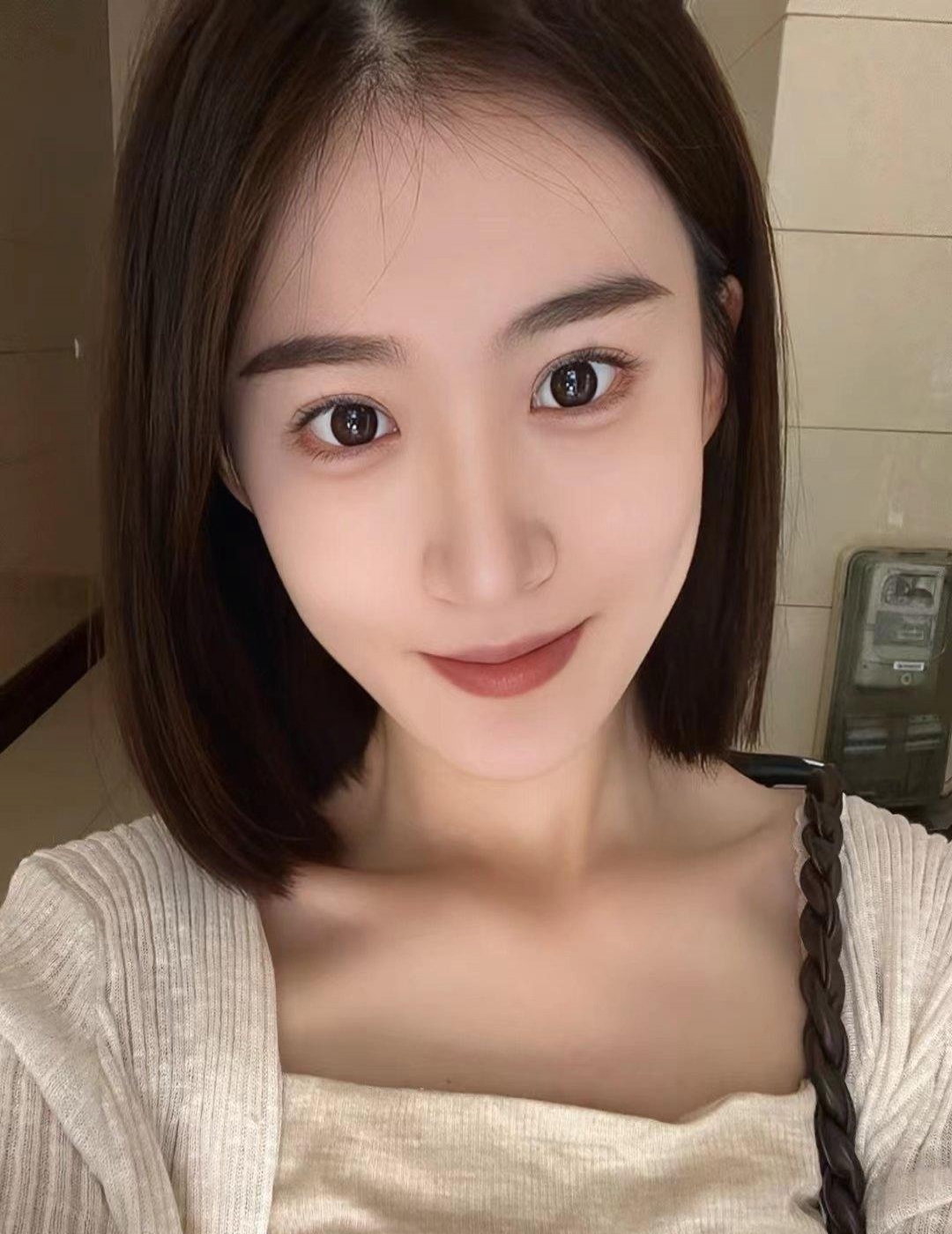 00后性感嫩妹逼嫩刚下海 1