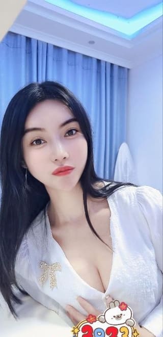 服务到位颜值妹子