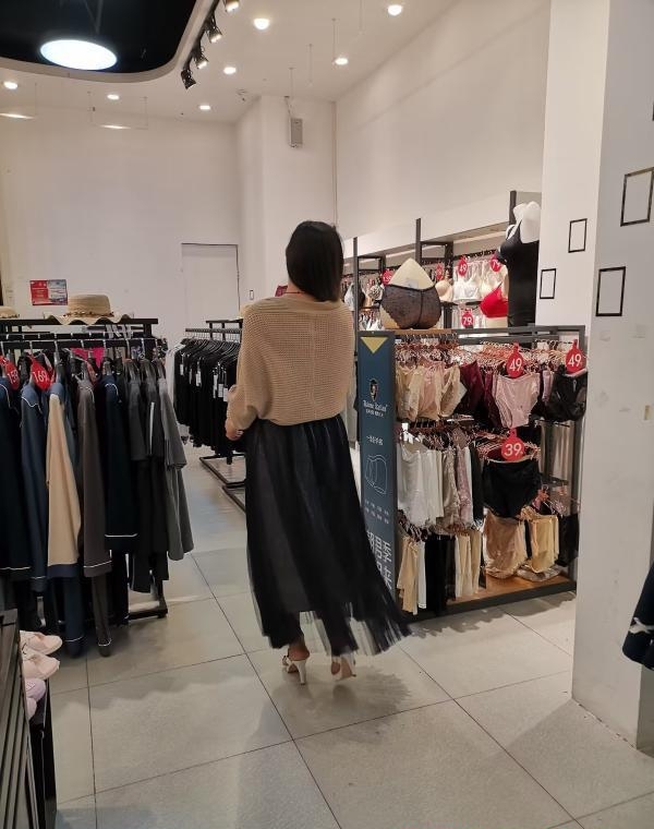 铁机路老嫂子 1