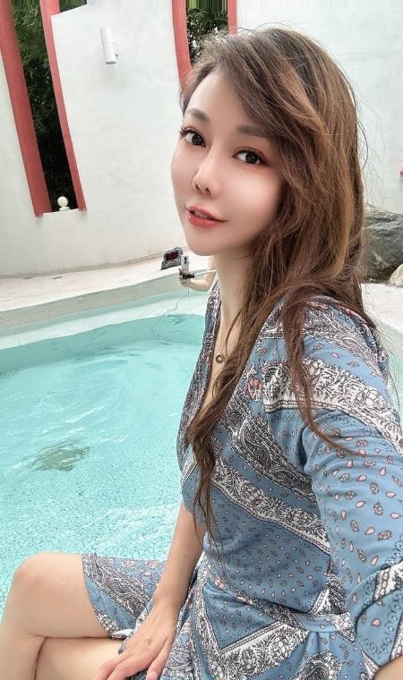 朝阳风骚颜值妹子 1
