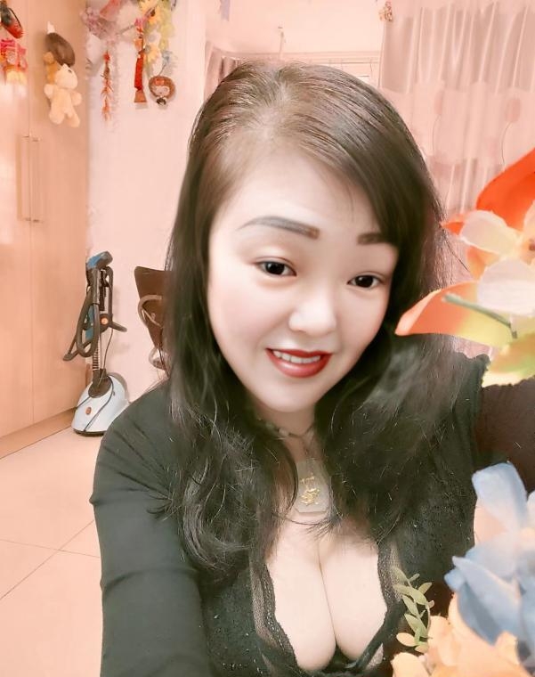 大胸泄火少妇 1