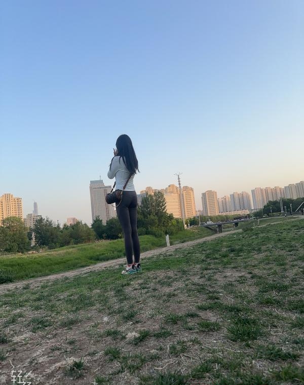 温柔抚媚的小姐姐 1