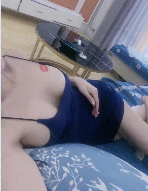 娇小黑丝少妇婷婷 2