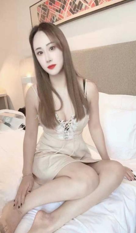 服务系小少妇灵灵 2