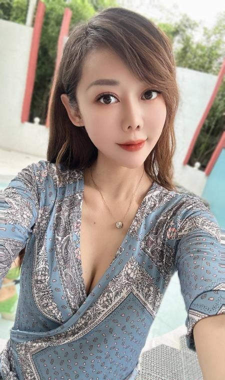 风骚主动后入长腿妹 2