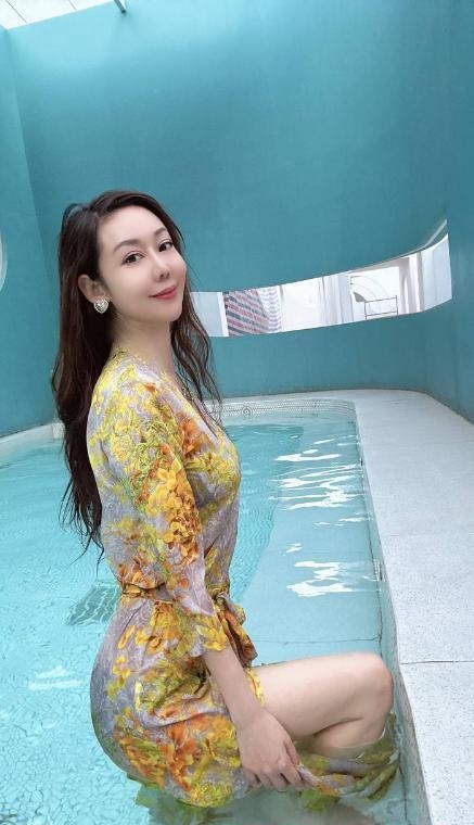 风骚主动后入长腿妹 3