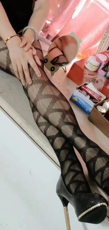 大胸泄火少妇 4