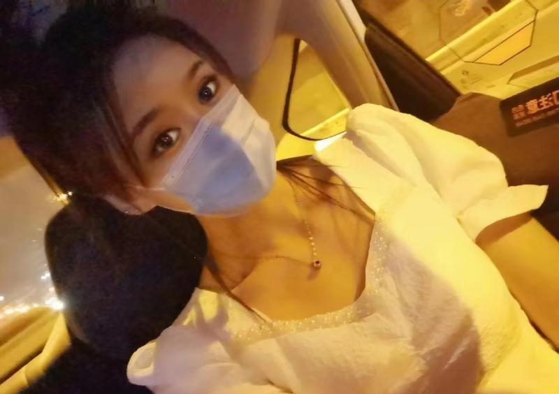 津南渌水道长腿妹妹 1