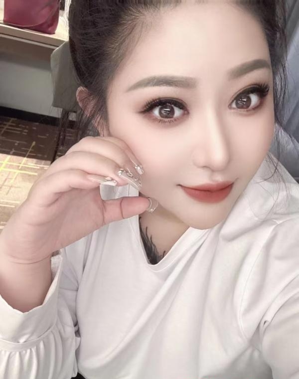 微胖纹身小少妇 1