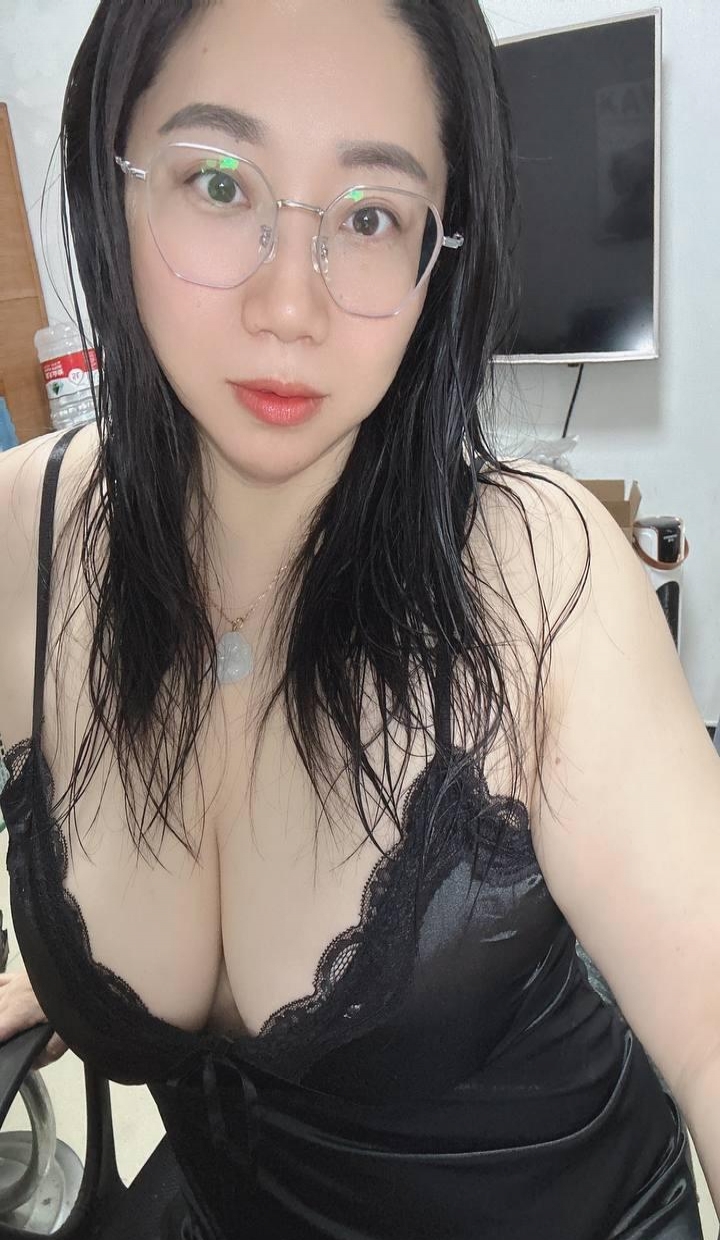 武汉白虎巨乳少妇兼职 4