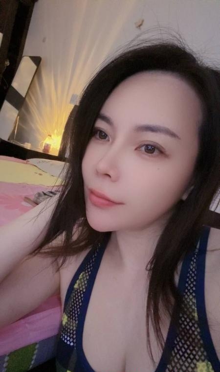 性感大奶少妇罗兰 4