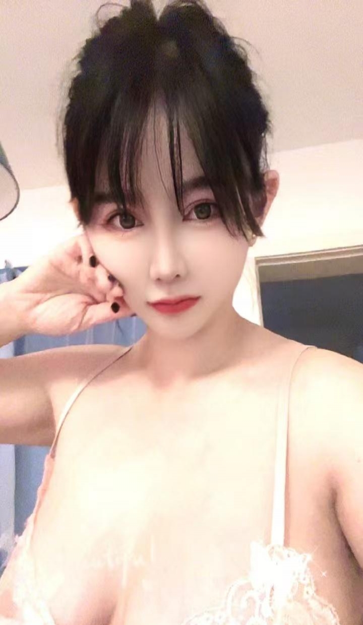 大胸A4腰嫩妹月月 1