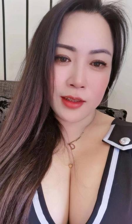 E奶少妇 1