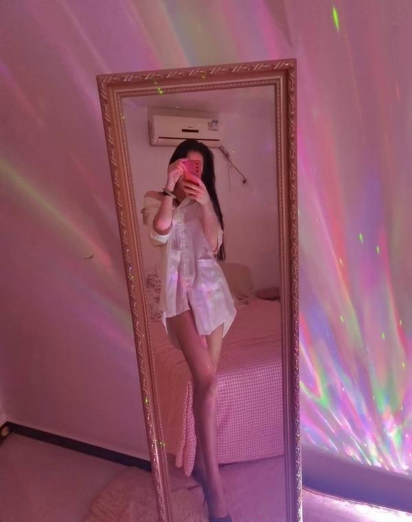 朝阳腰细臀翘妹子 1