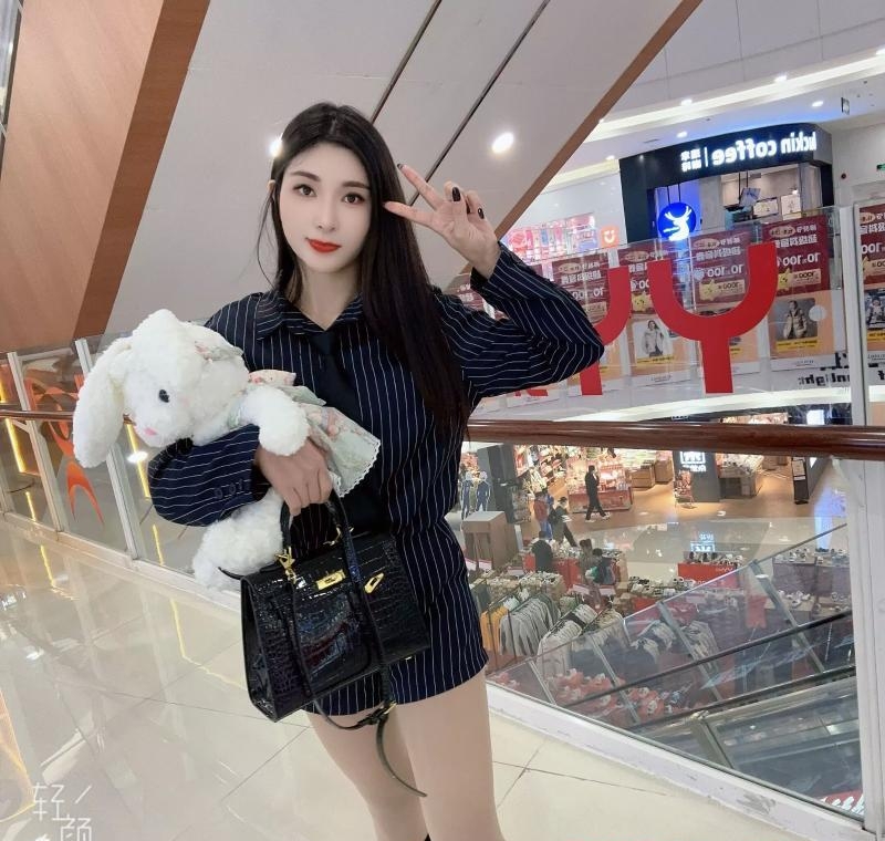 轻熟少妇小易 1