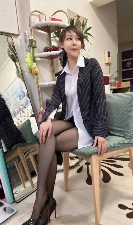 朝阳身材苗条贝贝 2