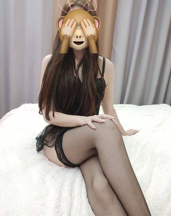 黑丝翘臀田田 2