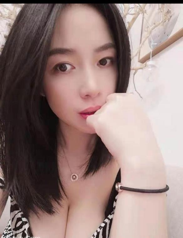 E罩大奶丫头小诺 3