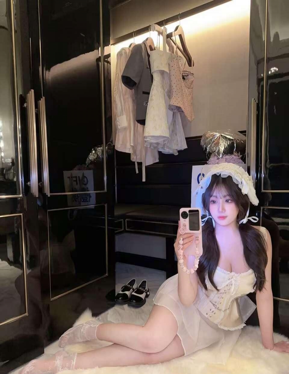 个人兼职带楼的巨乳小萝莉 1