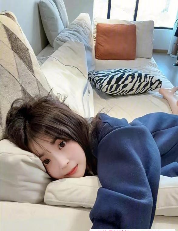 三点粉美乳晴晴 1