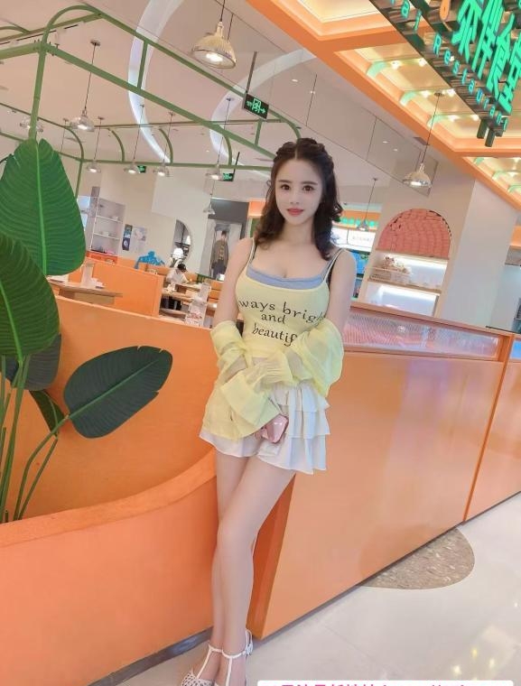 兼职温柔小姐姐 1