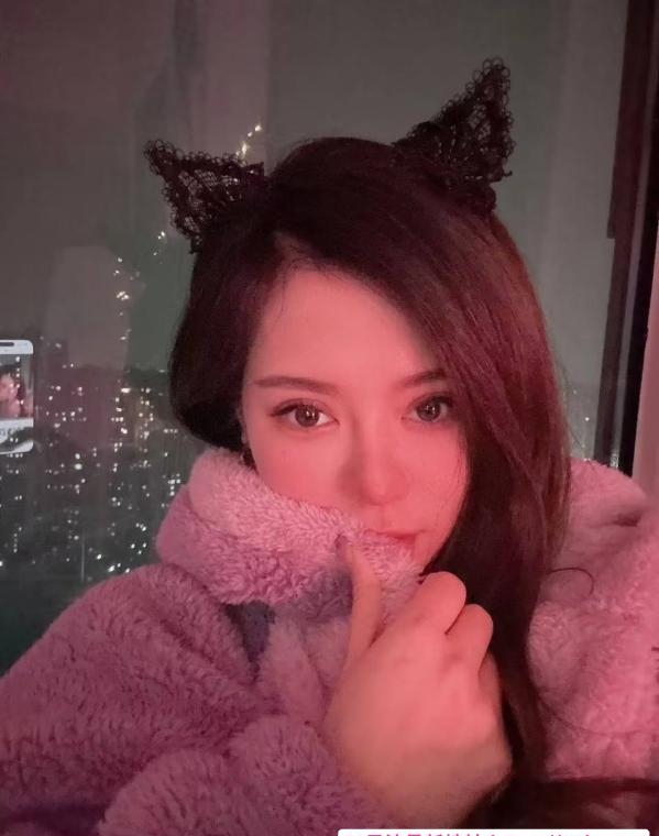 光谷大奶骚妇 1