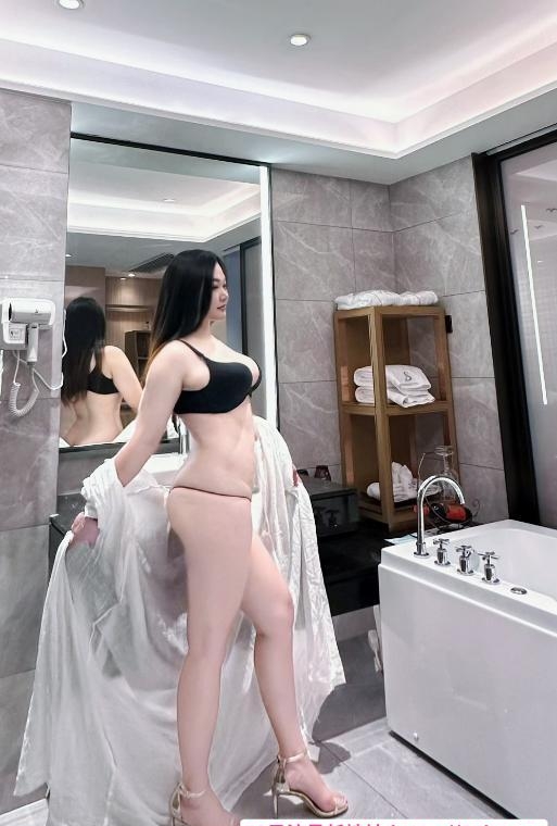 天河微胖女神铃儿 1