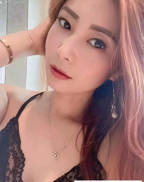 海珠黑丝美熟妇 1