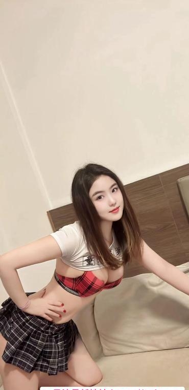 二刷白云大胸翘臀小敏 1