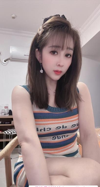 越秀大波轻熟邻家姐 1