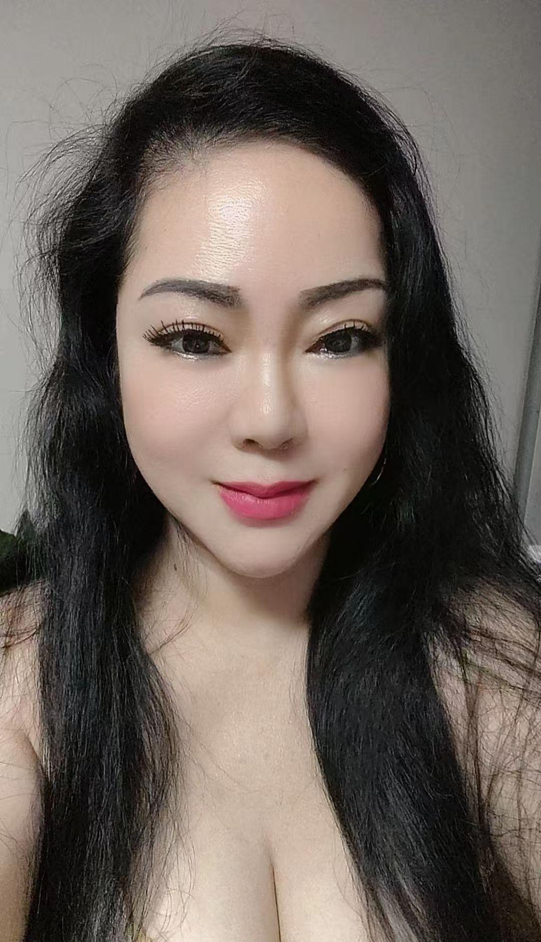 出击熟女红姐，差点爽死了 2
