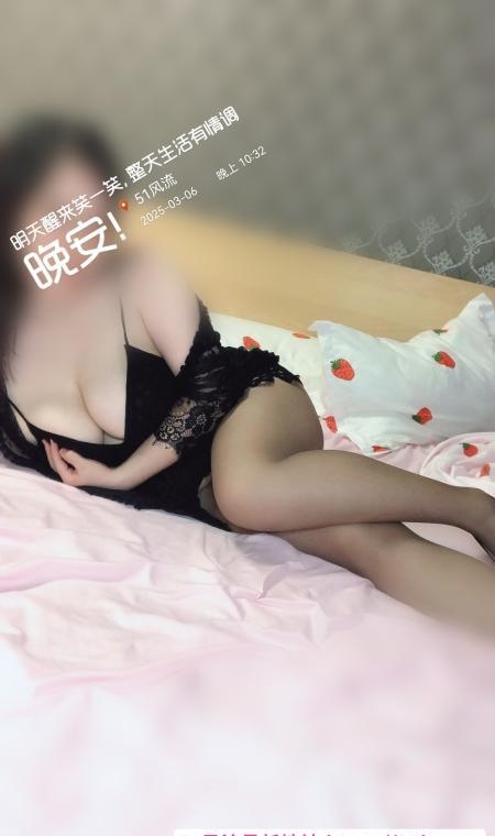 西青巨乳人型喷泉 2