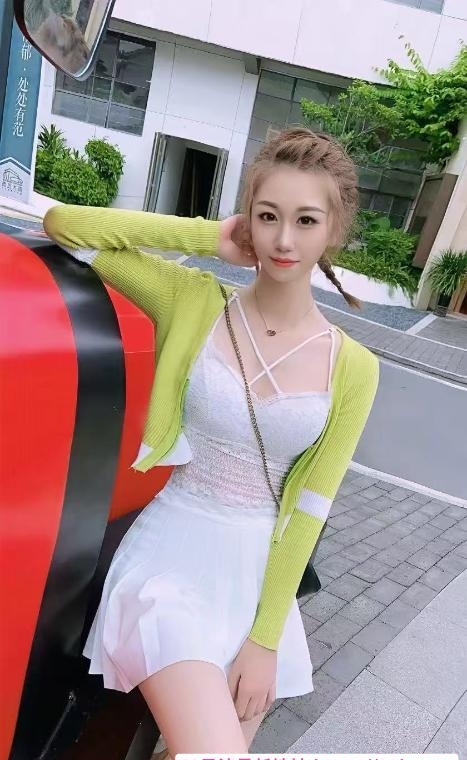 白云高挑气质美女 2