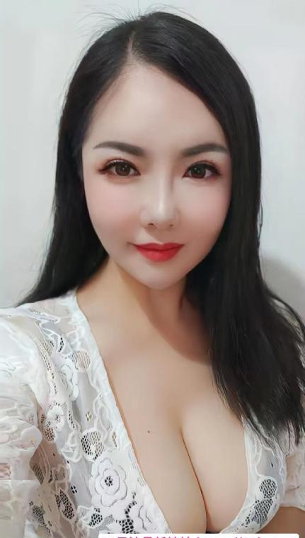 天河大胸王丽姐熟女 3