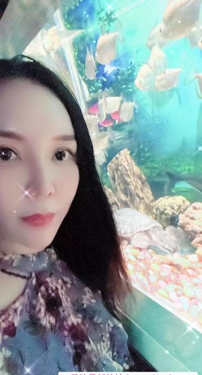 双桥地铁少妇 4