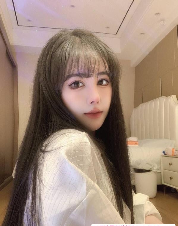 越秀F豪乳萱萱 4