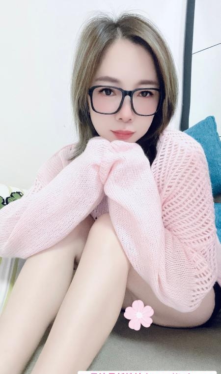 轻熟眼镜姐姐 4