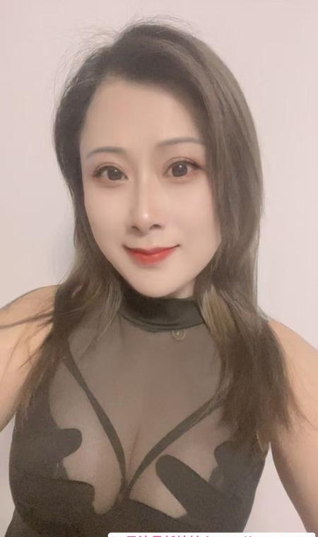 闵行大胸骚人妻 1