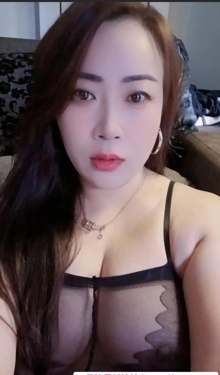 西青E奶大胸妹 1