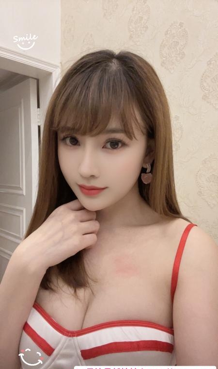 肤白颜值诗诗老师 1