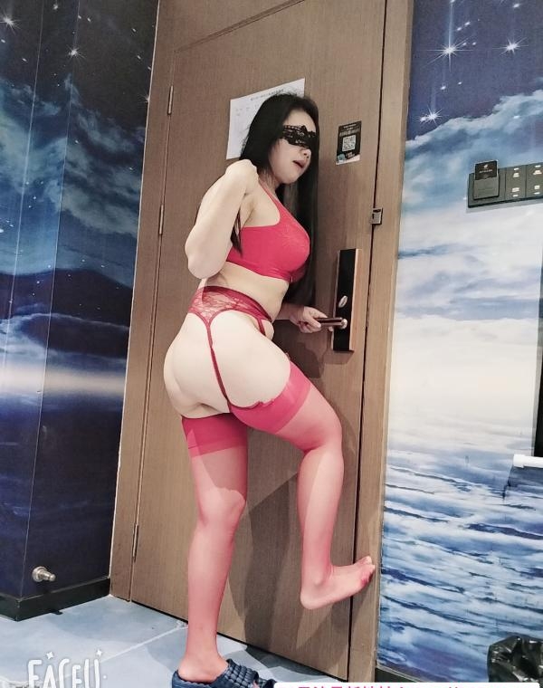 大肉臀宝儿老师 1