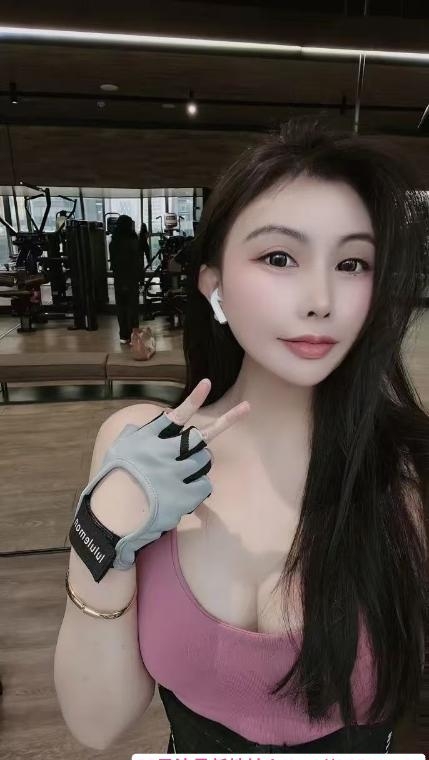 胸大腰细健身小少妇 1