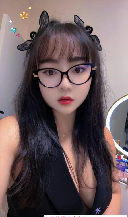 上海体育场巨乳伊诺 1