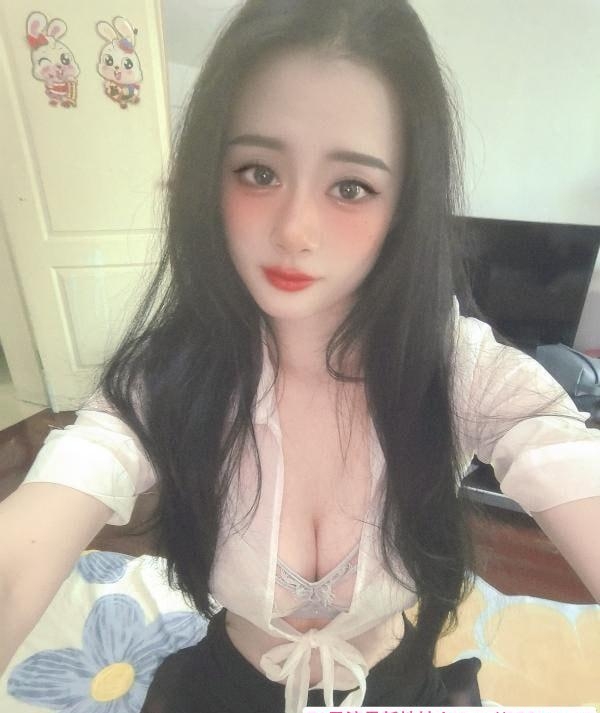 白云丰满大波妹 1