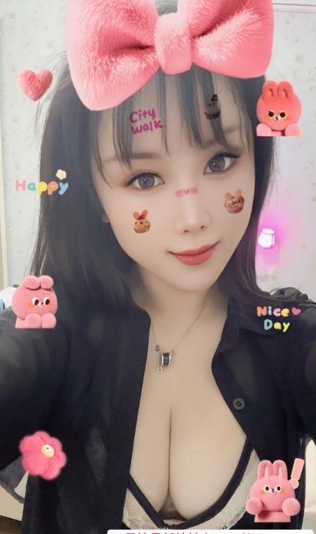 滨江大屁股少妇半夏 1