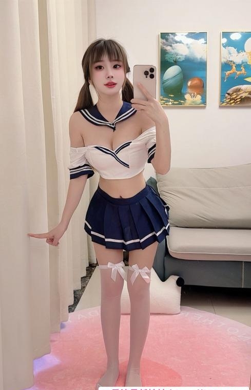 天河舌吻双马尾优优 1